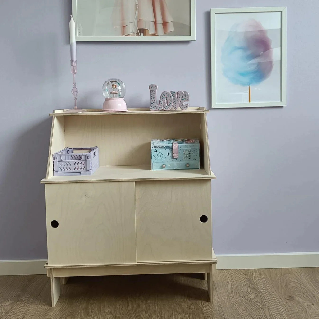 Amalia Secretaire