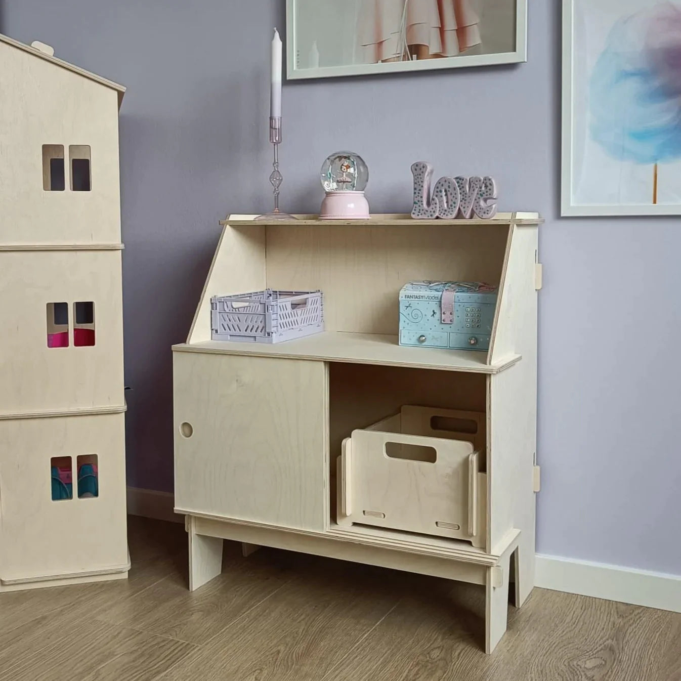 Amalia Secretaire